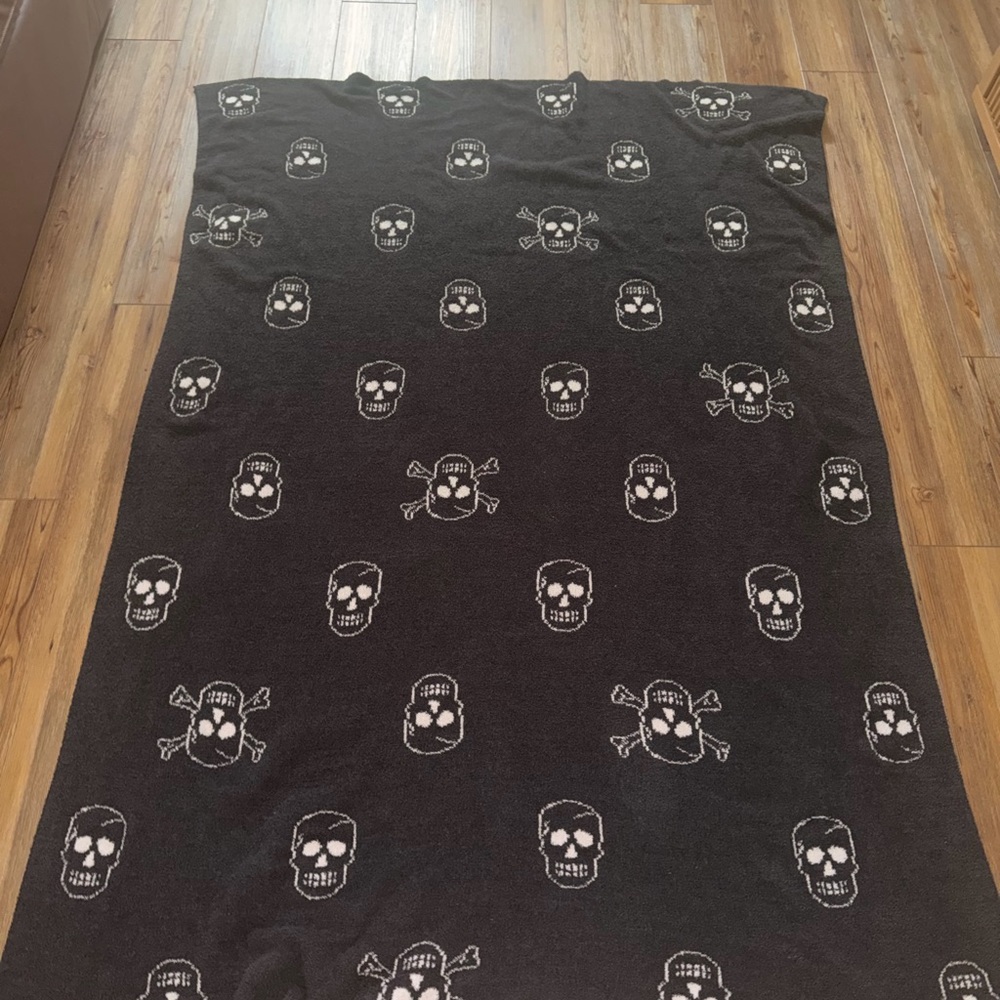 Barefoot Dreams Skull Throw Blanket - Picture 3 of 4